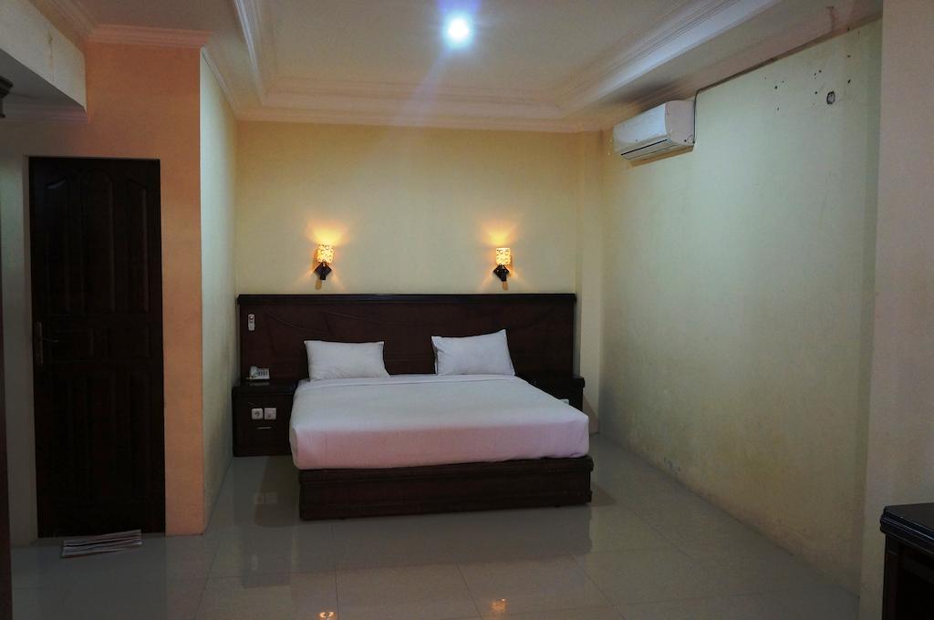 Edotel Minangkabau Padang  Habitación foto
