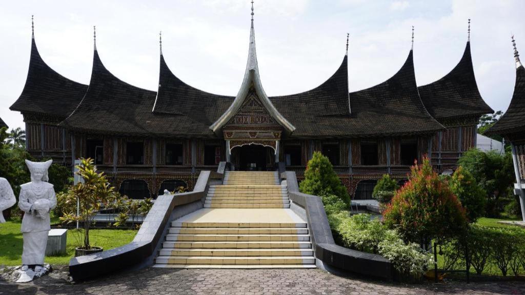 Edotel Minangkabau Padang  Exterior foto